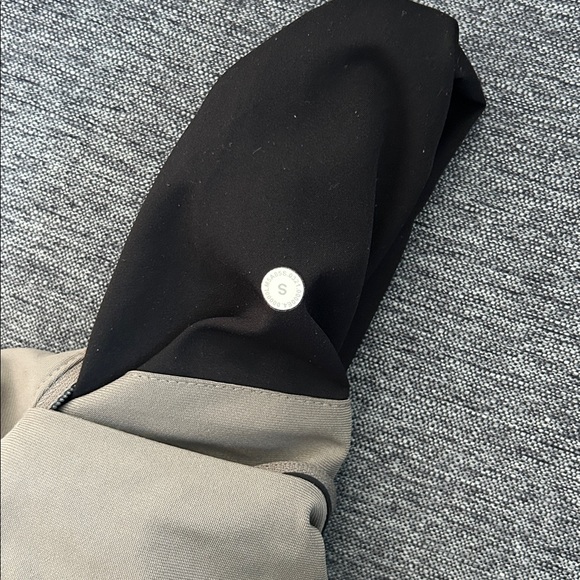 Lululemon ABC Jogger - Picture 2 of 4